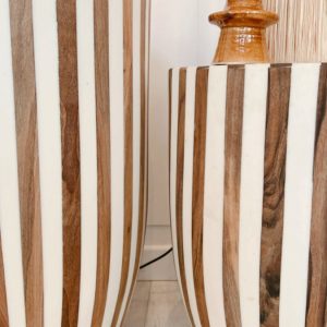 Table artisanal en bois de noyer