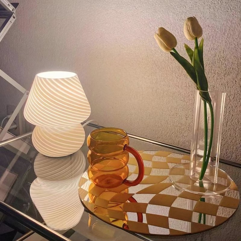 Lampe de bureau vintage rayée en verre – Image 5